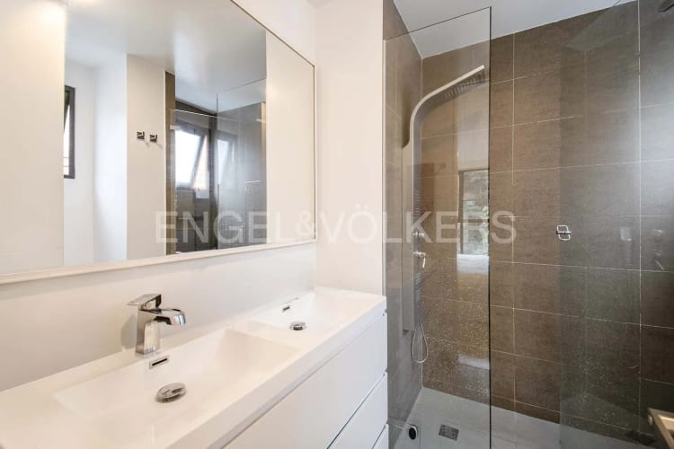 Apartamento de 3 alcobas en venta en Los Rosales, Bogotá, 104 m² · foto 12 de 16