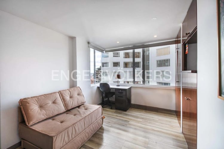 Apartamento de 2 alcobas en venta en Los Rosales, Bogotá, 81 m² · foto 9 de 11