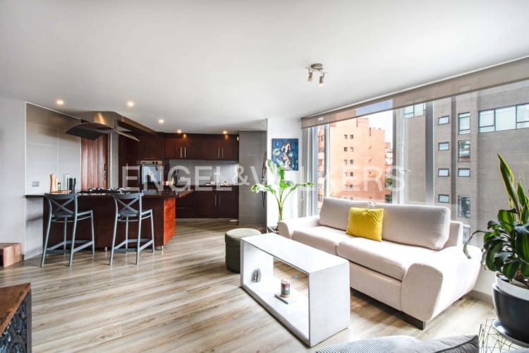 Apartamento de 2 alcobas en venta en Los Rosales, Bogotá, 81 m² · foto 2 de 11