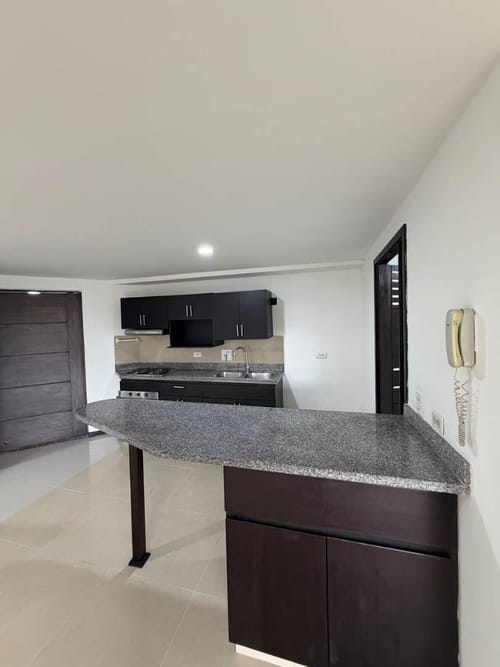 Apartamento de 3 alcobas en arriendo en Las Lomitas, Sabaneta, 120 m² · foto 2 de 20