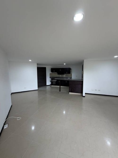 Apartamento de 3 alcobas en arriendo en Las Lomitas, Sabaneta, 120 m² · foto 3 de 20