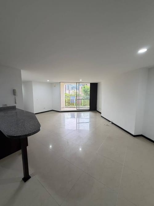 Apartamento de 3 alcobas en arriendo en Las Lomitas, Sabaneta, 120 m² · foto 4 de 20