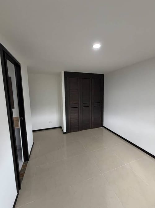Apartamento de 3 alcobas en arriendo en Las Lomitas, Sabaneta, 120 m² · foto 15 de 20