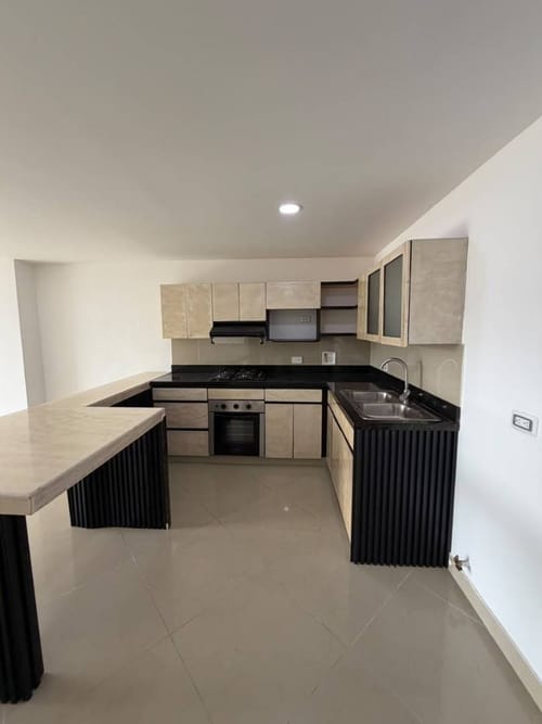 Apartamento de 3 alcobas en arriendo en Las Lomitas, Sabaneta, 120 m² · foto 2 de 22