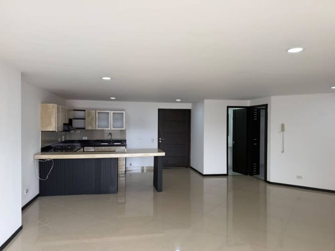 Apartamento de 3 alcobas en arriendo en Las Lomitas, Sabaneta, 120 m² · foto 5 de 22
