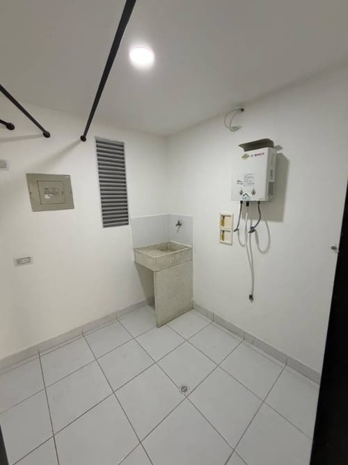 Apartamento de 3 alcobas en arriendo en Las Lomitas, Sabaneta, 120 m² · foto 9 de 22