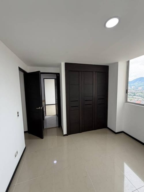 Apartamento de 3 alcobas en arriendo en Las Lomitas, Sabaneta, 120 m² · foto 16 de 22