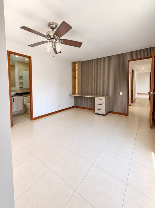 Apartamento de 3 alcobas en arriendo en Los Balsos, Medellín, 135 m² · foto 6 de 10
