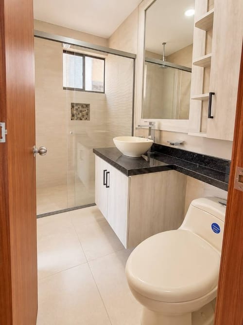 Apartamento de 3 alcobas en arriendo en Los Balsos, Medellín, 135 m² · foto 7 de 10