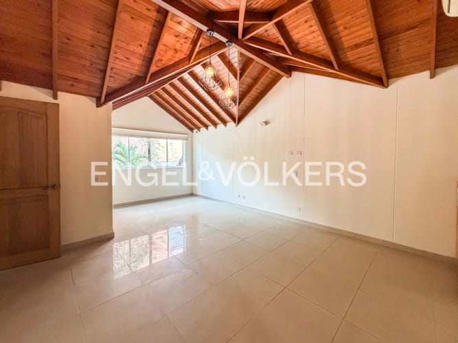 Casa de 3 alcobas en venta en La Frontera, Envigado, 220 m² · foto 16 de 17