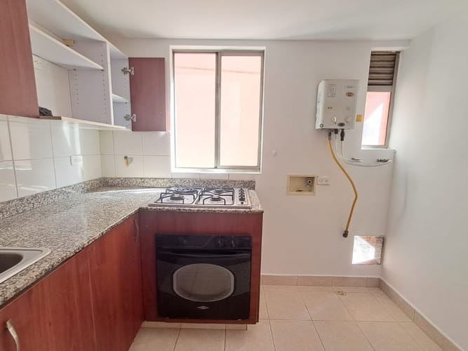 Apartamento de 3 alcobas en arriendo en La Castellana, Medellín, 104 m² · foto 2 de 21