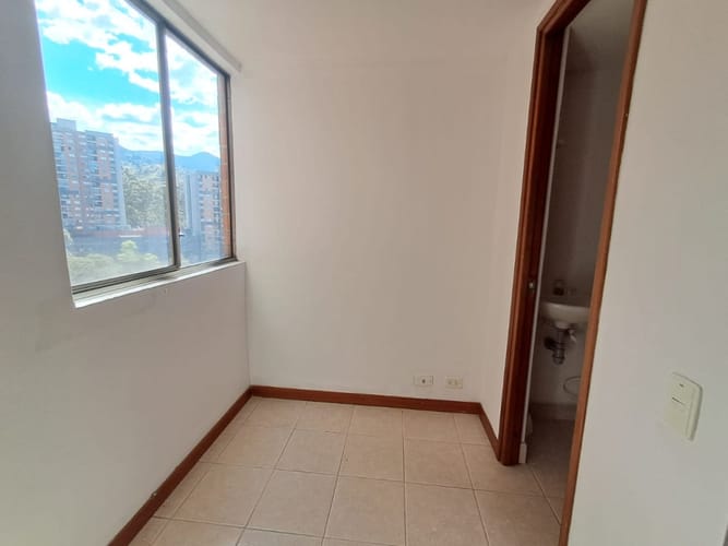 Apartamento de 3 alcobas en arriendo en La Castellana, Medellín, 104 m² · foto 6 de 21