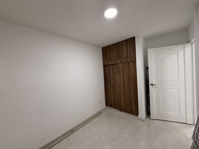 Apartamento de 2 alcobas en venta en Champagnat, Cali, 68 m² · foto 5 de 9