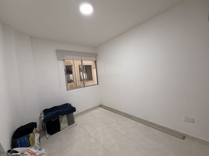 Apartamento de 2 alcobas en venta en Champagnat, Cali, 68 m² · foto 6 de 9