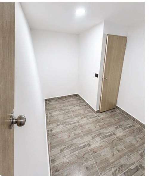 Casa de 3 alcobas en venta en Belén Las Violetas, Medellín, 80 m² · foto 4 de 8
