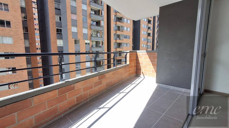 Apartamento de 3 alcobas en arriendo en Bello, 80 m² · foto 3 de 21