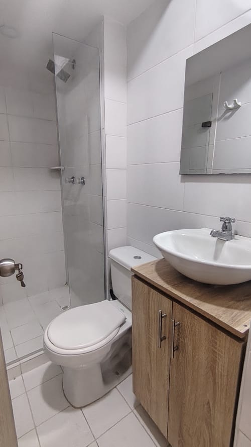Apartamento de 3 alcobas en arriendo en Guasimalito, Bello, 55 m² · foto 6 de 15