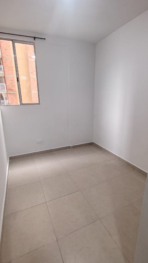 Apartamento de 3 alcobas en arriendo en Guasimalito, Bello, 55 m² · foto 8 de 15