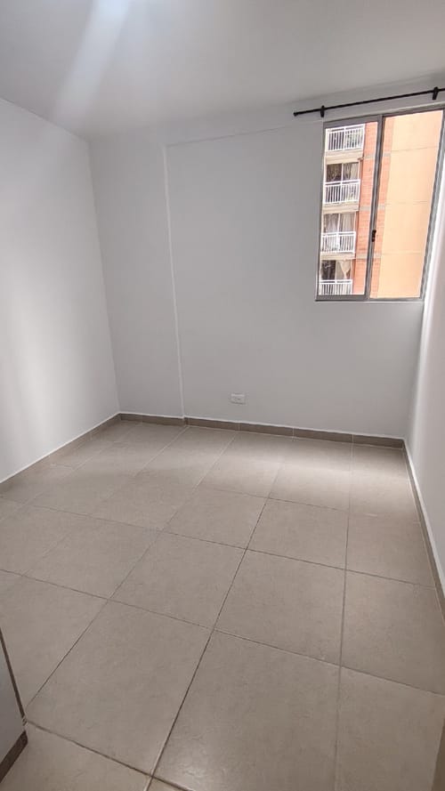 Apartamento de 3 alcobas en arriendo en Guasimalito, Bello, 55 m² · foto 10 de 15