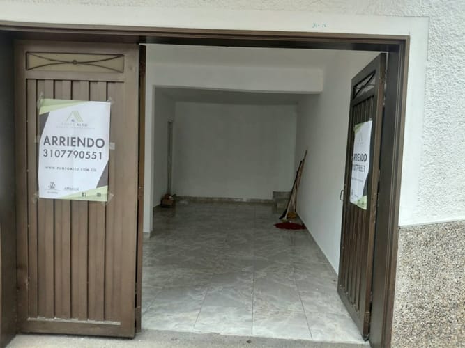 Apartaestudio en arriendo en La Milagrosa, Medellín, 60 m² · foto 2 de 10