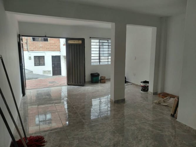 Apartaestudio en arriendo en La Milagrosa, Medellín, 60 m² · foto 4 de 10