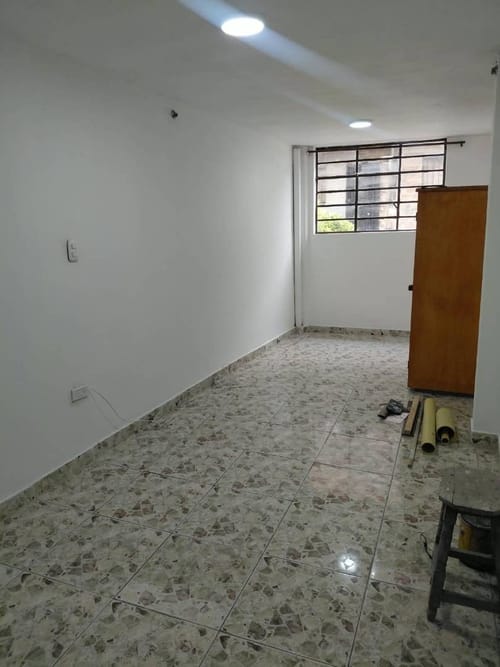 Apartaestudio en arriendo en La Milagrosa, Medellín, 60 m² · foto 5 de 10