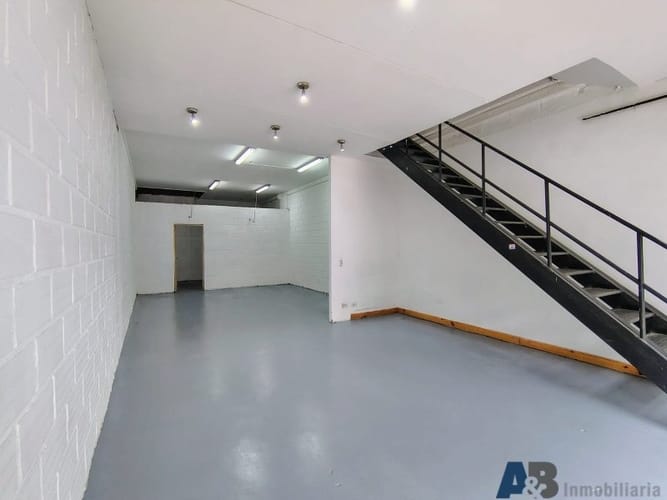 Bodega en arriendo en Manila, Medellín, 140 m² · foto 4 de 14
