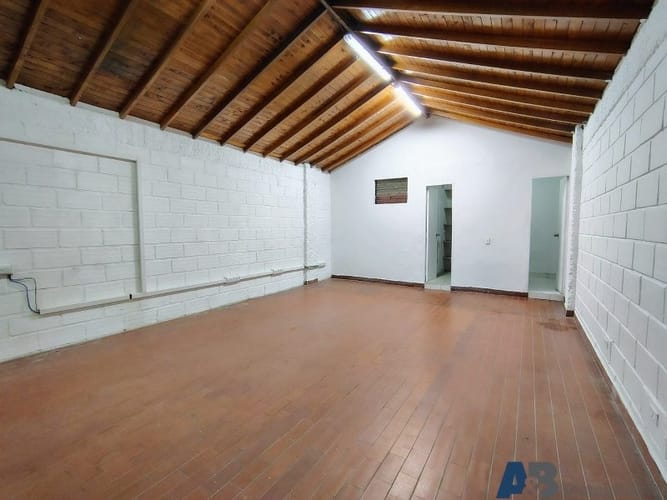 Bodega en arriendo en Manila, Medellín, 140 m² · foto 9 de 14