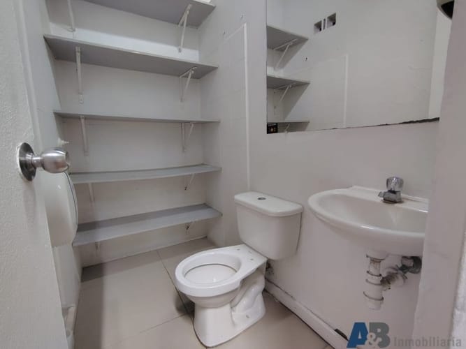 Bodega en arriendo en Manila, Medellín, 140 m² · foto 13 de 14