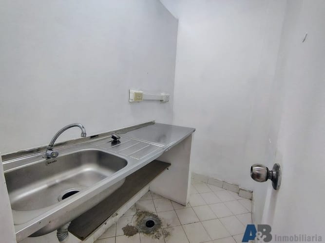Bodega en arriendo en Manila, Medellín, 140 m² · foto 14 de 14