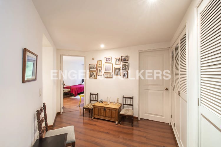 Apartamento de 3 alcobas en venta en Los Rosales, Bogotá, 146 m² · foto 13 de 13