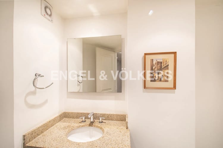 Apartamento de 3 alcobas en venta en Los Rosales, Bogotá, 146 m² · foto 12 de 13