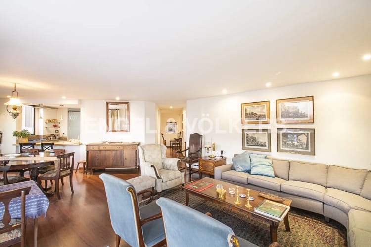 Apartamento de 3 alcobas en venta en Los Rosales, Bogotá, 146 m² · foto 3 de 13