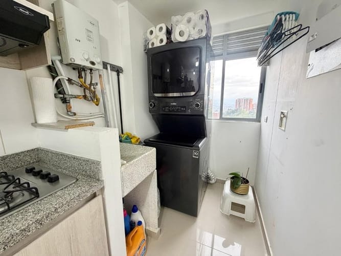 Apartamento de 2 alcobas en arriendo en El Chingui, Envigado, 60 m² · foto 2 de 11