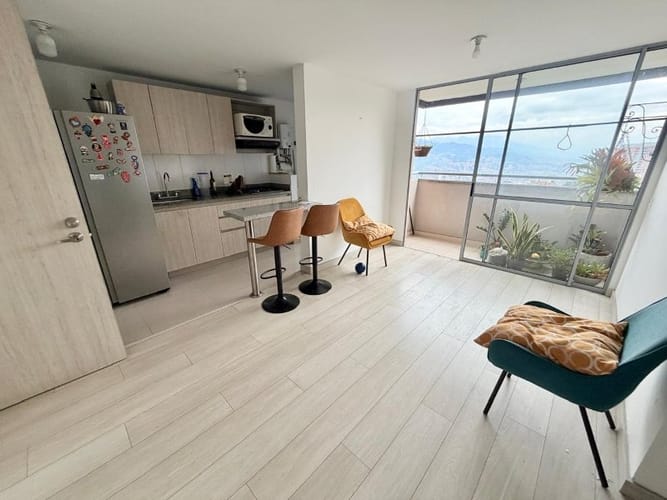 Apartamento de 2 alcobas en arriendo en El Chingui, Envigado, 60 m² · foto 3 de 11