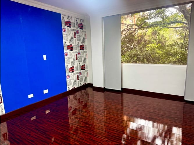 Apartamento de 4 alcobas en venta en Chico Norte, Bogotá, 266 m² · foto 5 de 10