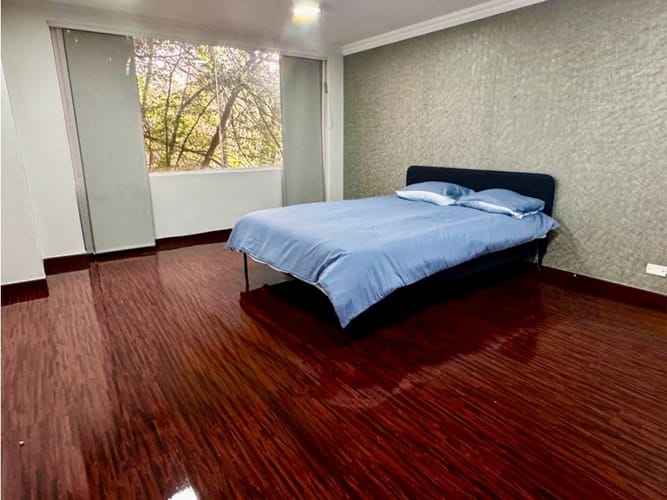 Apartamento de 4 alcobas en venta en Chico Norte, Bogotá, 266 m² · foto 6 de 10