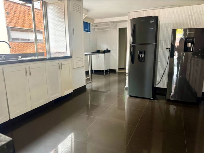 Apartamento de 4 alcobas en venta en Chico Norte, Bogotá, 266 m² · foto 8 de 10