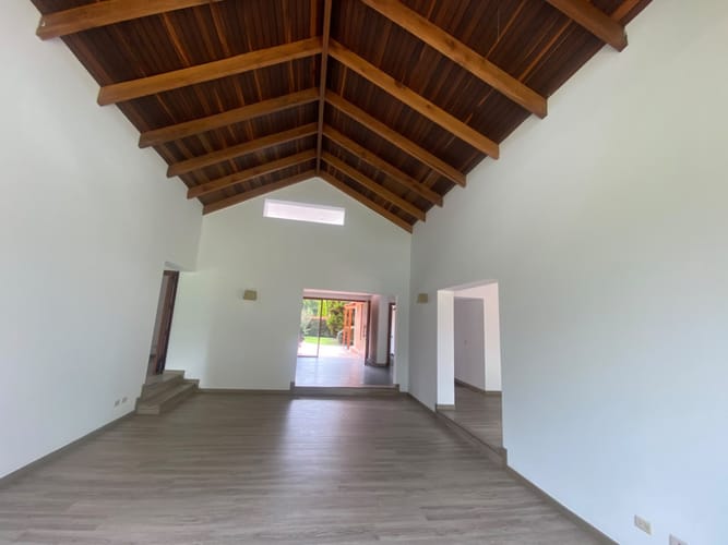 Casa de 4 alcobas en venta en Guaymaral, Bogotá, 418 m² · foto 5 de 23