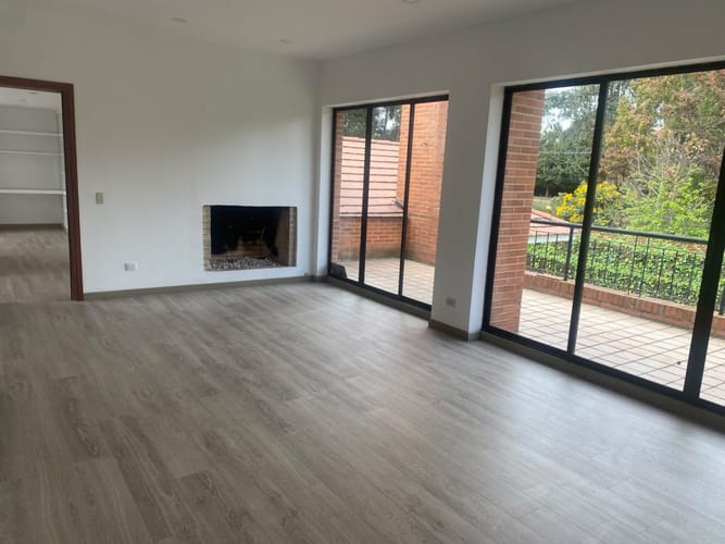 Casa de 4 alcobas en venta en Guaymaral, Bogotá, 418 m² · foto 9 de 23