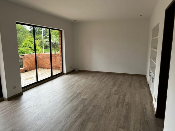 Casa de 4 alcobas en venta en Guaymaral, Bogotá, 418 m² · foto 11 de 23