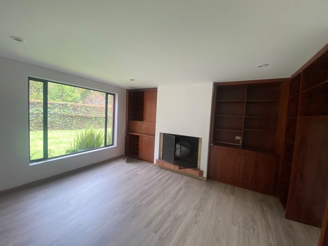 Casa de 4 alcobas en venta en Guaymaral, Bogotá, 418 m² · foto 14 de 23