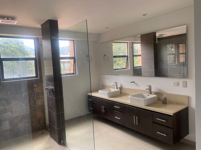 Casa de 4 alcobas en venta en Guaymaral, Bogotá, 418 m² · foto 15 de 23