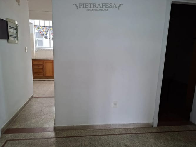 Apartamento en alquiler, 3 dormitorios, 2 baños. Cordón. · Foto 2
