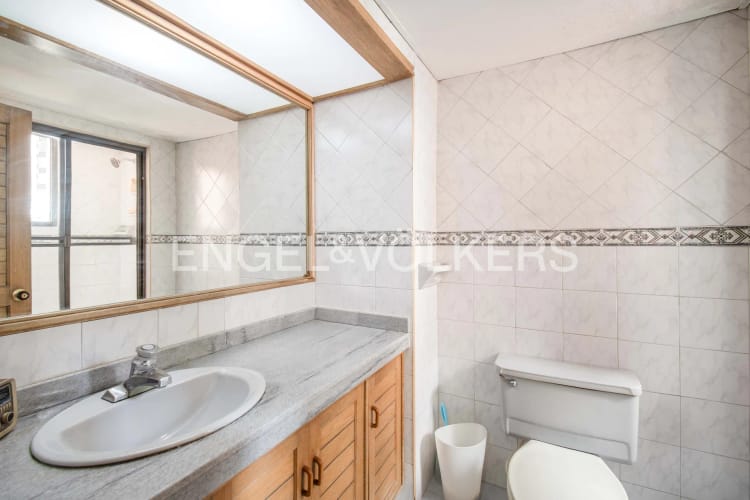 Apartamento de 3 alcobas en venta en La Carolina, Bogotá, 142 m² · foto 10 de 16