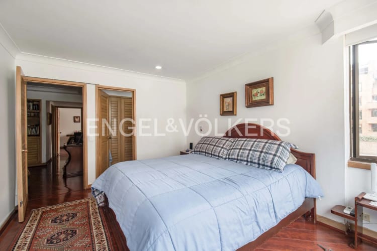 Apartamento de 3 alcobas en venta en La Carolina, Bogotá, 142 m² · foto 9 de 16
