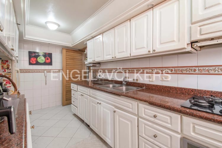 Apartamento de 3 alcobas en venta en La Carolina, Bogotá, 142 m² · foto 5 de 16