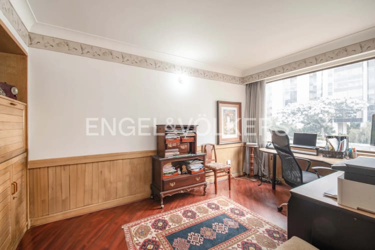 Apartamento de 3 alcobas en venta en La Carolina, Bogotá, 142 m² · foto 3 de 16