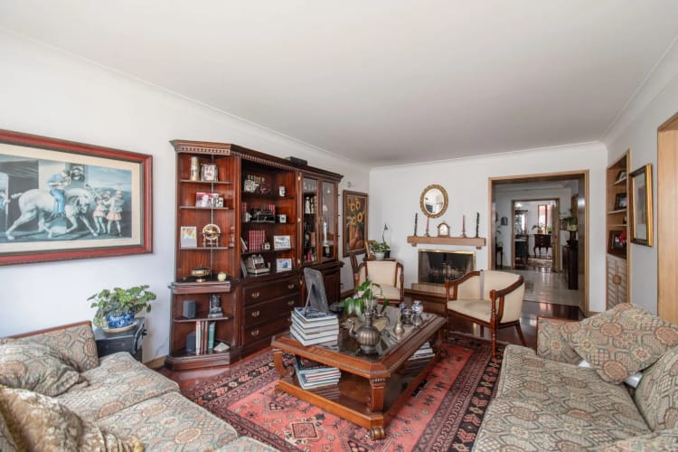 Apartamento de 3 alcobas en venta en La Carolina, Bogotá, 142 m² · foto 2 de 16