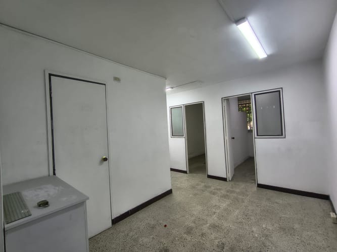 Oficina en arriendo en La Candelaria, Medellín, 39 m² · foto 2 de 13